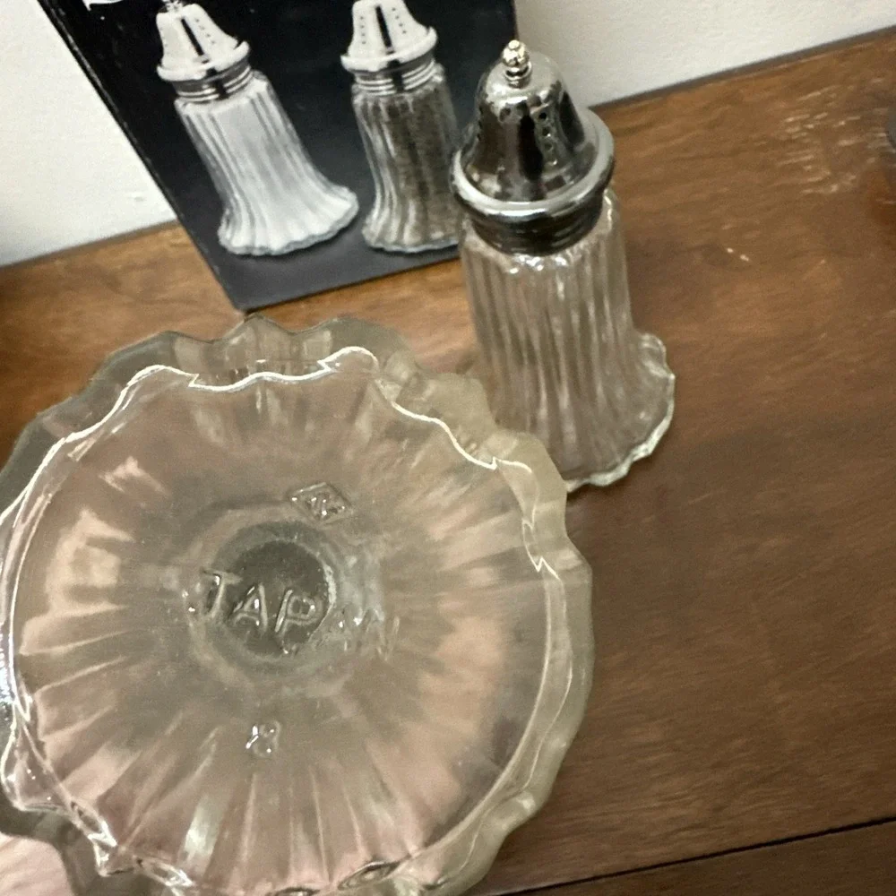 Vtg Leonard Crystal Salt and Pepper Shakers Silver plate Tops Made in Japan NEW